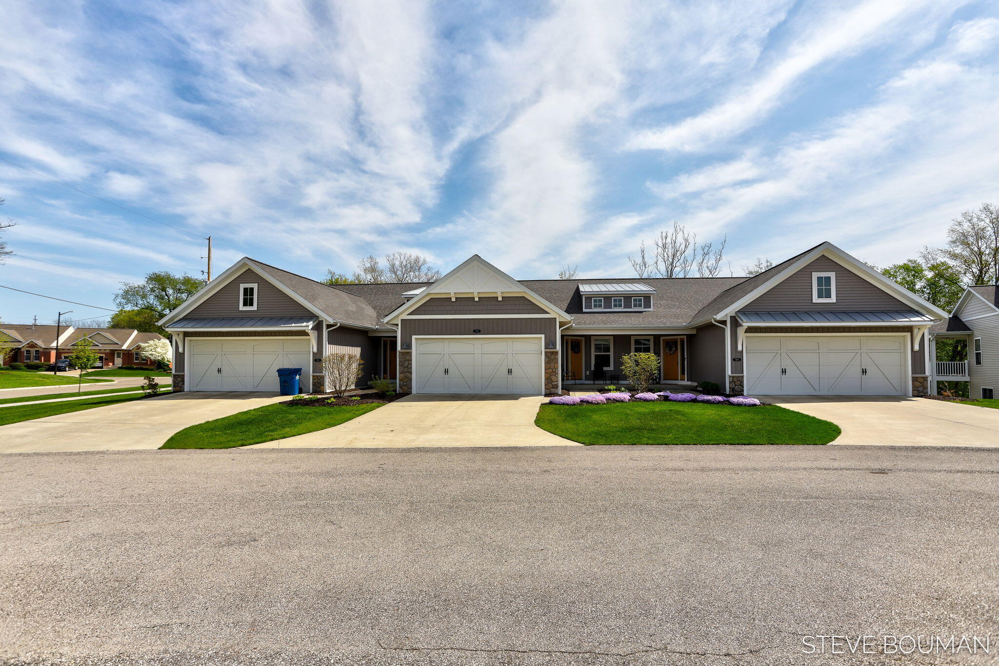 562 Riverbank Circle