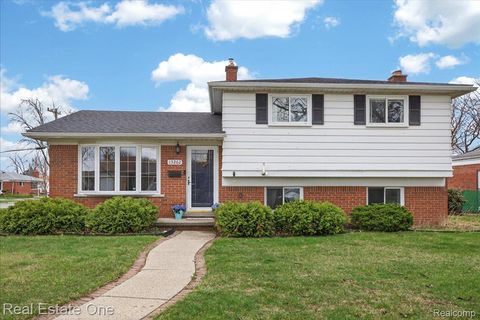 13262 Carol Avenue Warren City MI 48088