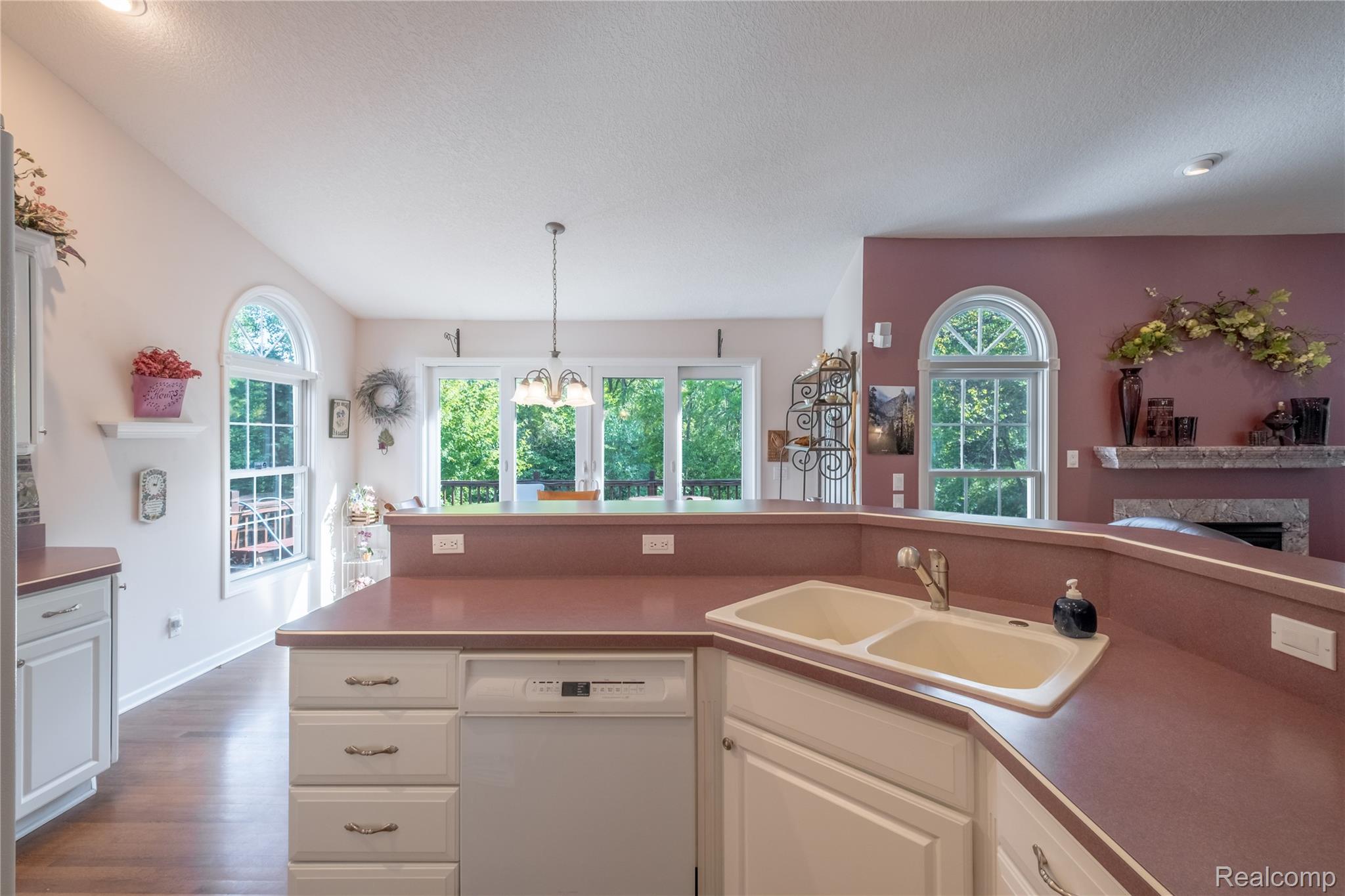 Linden City, Michigan 48451, United States, 3 Bedrooms Bedrooms, ,3 BathroomsBathrooms,Residential,Pending,208504