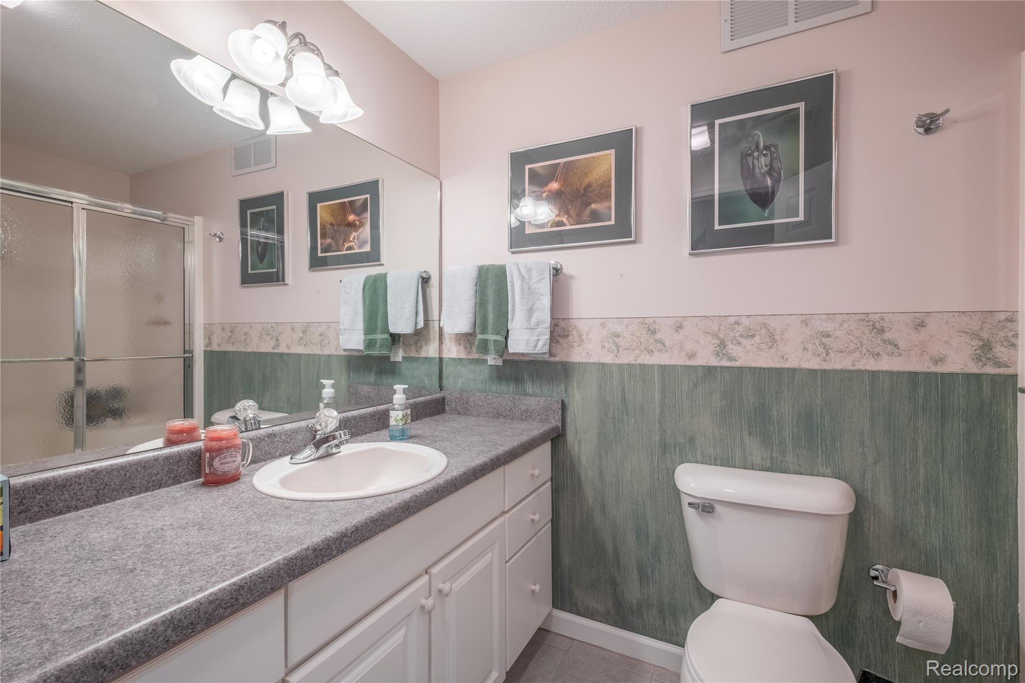 Linden City, Michigan 48451, United States, 3 Bedrooms Bedrooms, ,3 BathroomsBathrooms,Residential,Pending,208504