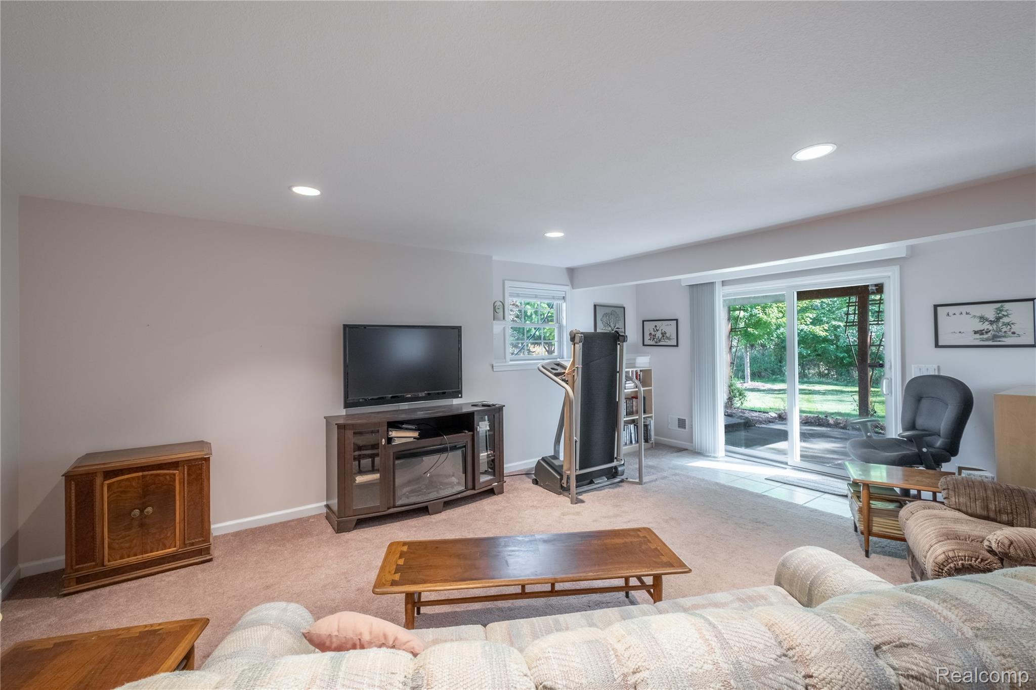 Linden City, Michigan 48451, United States, 3 Bedrooms Bedrooms, ,3 BathroomsBathrooms,Residential,Pending,208504