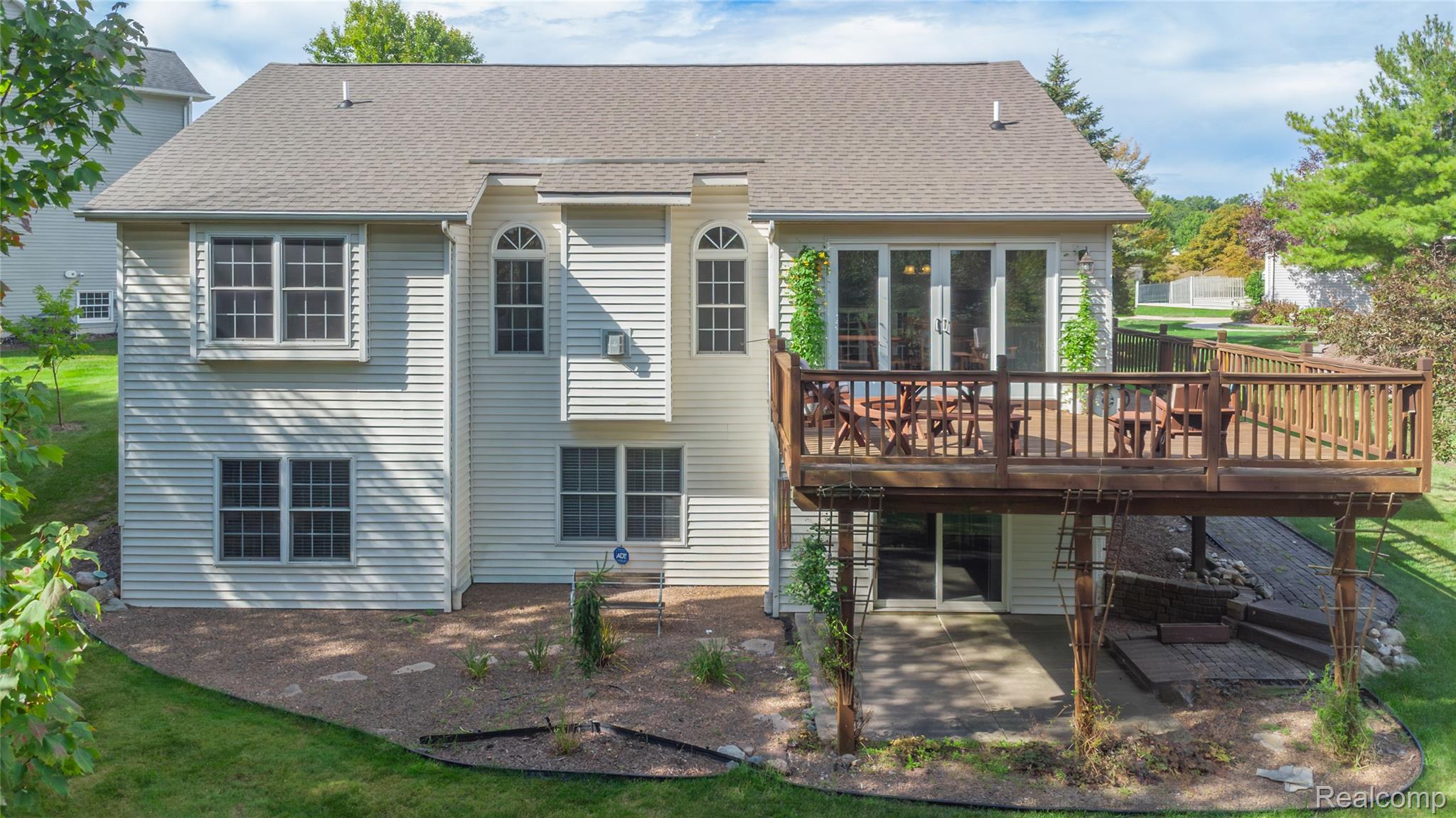 Linden City, Michigan 48451, United States, 3 Bedrooms Bedrooms, ,3 BathroomsBathrooms,Residential,Pending,208504