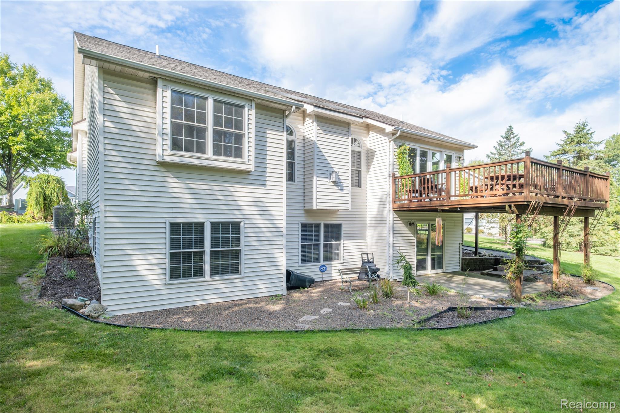 Linden City, Michigan 48451, United States, 3 Bedrooms Bedrooms, ,3 BathroomsBathrooms,Residential,Pending,208504