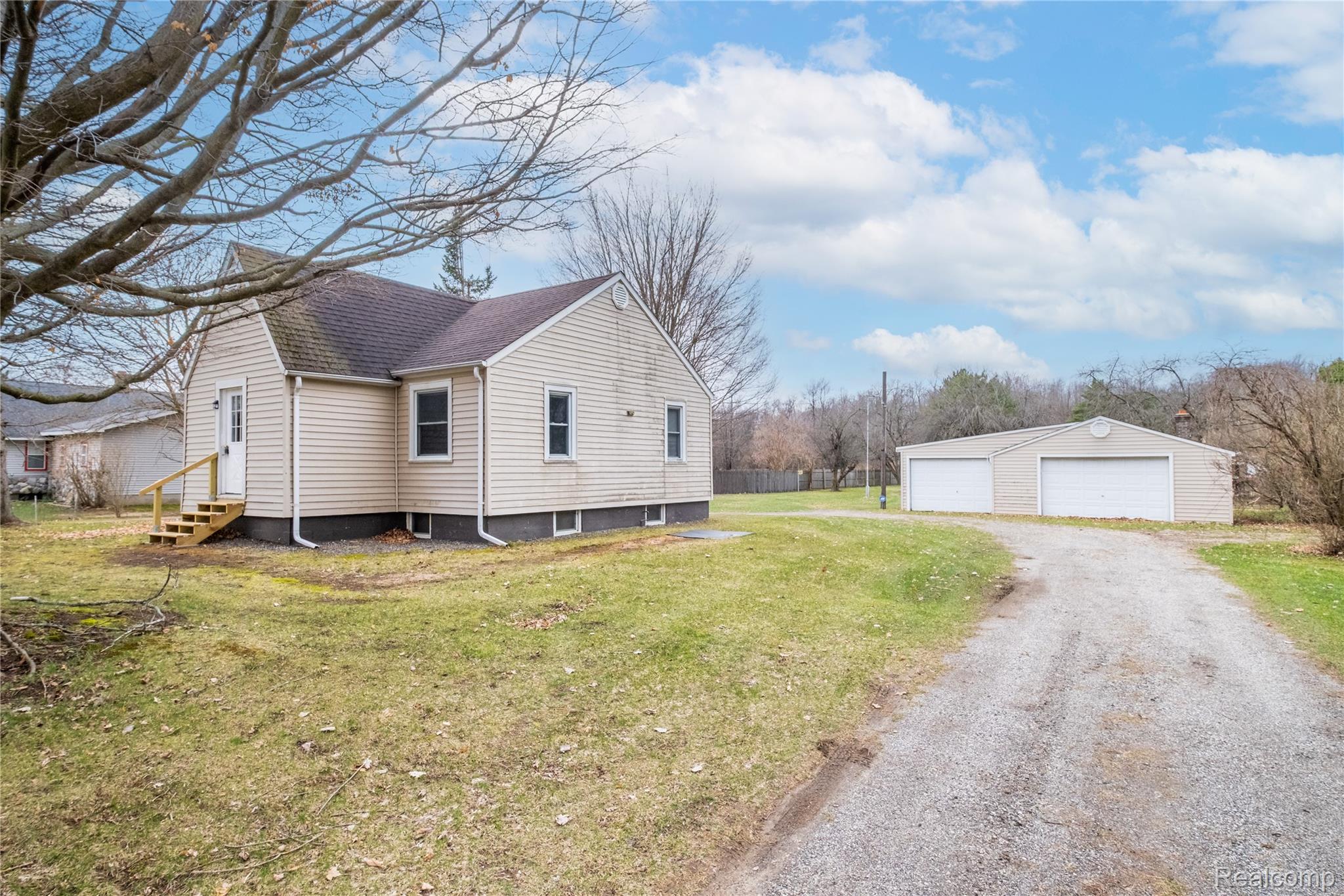 8219 N Genesee Road