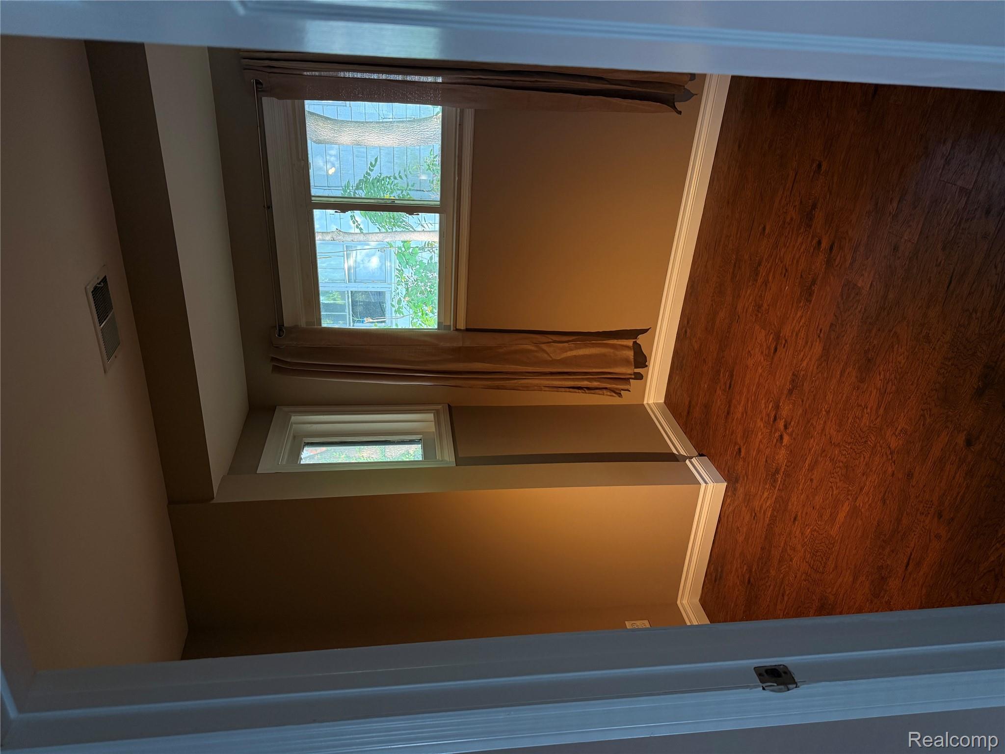 134 W Brickley Avenue