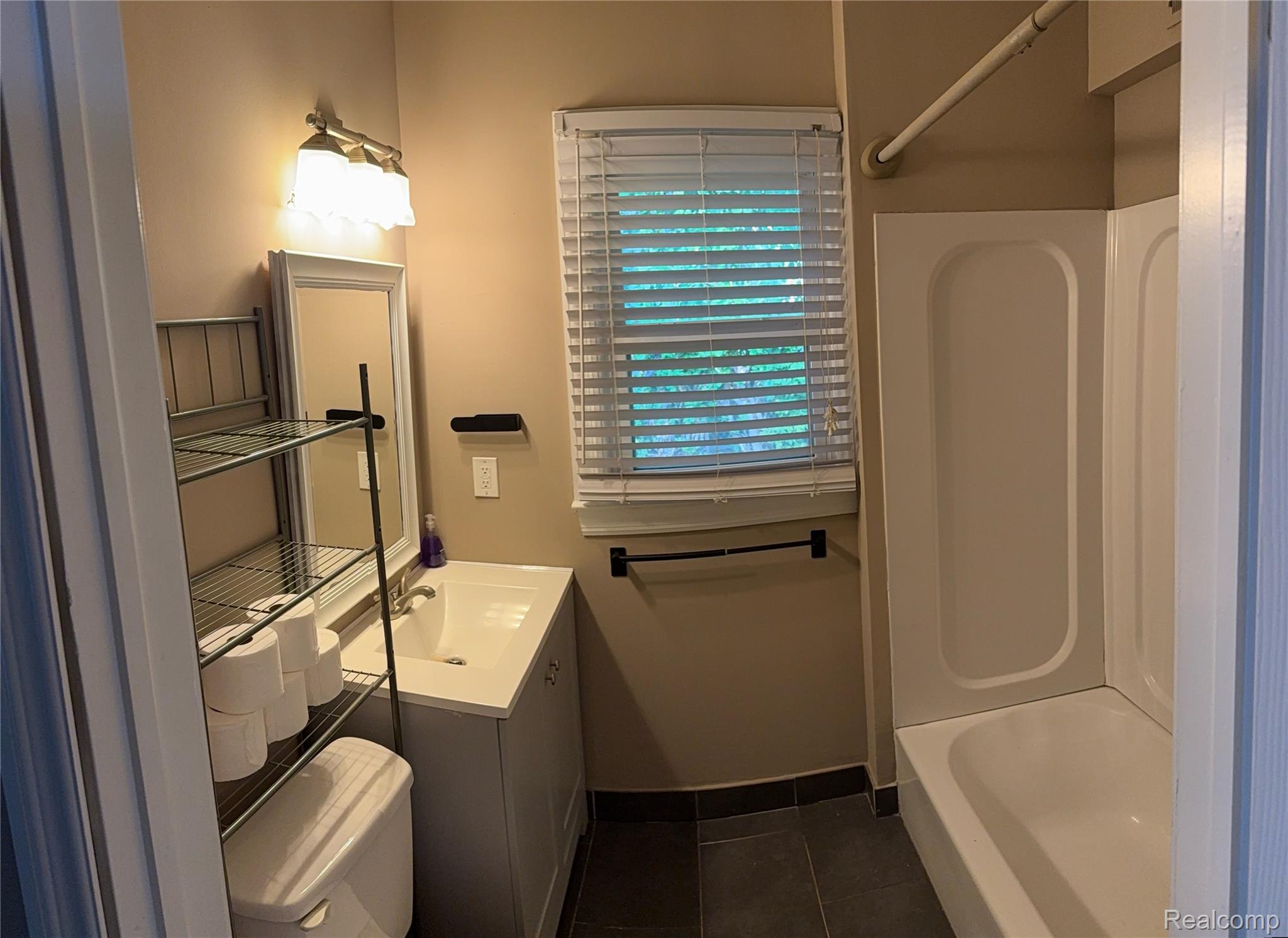 134 W Brickley Avenue