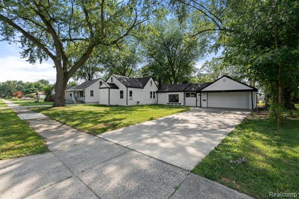 23819 Wellington Avenue