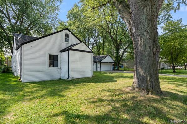 23819 Wellington Avenue