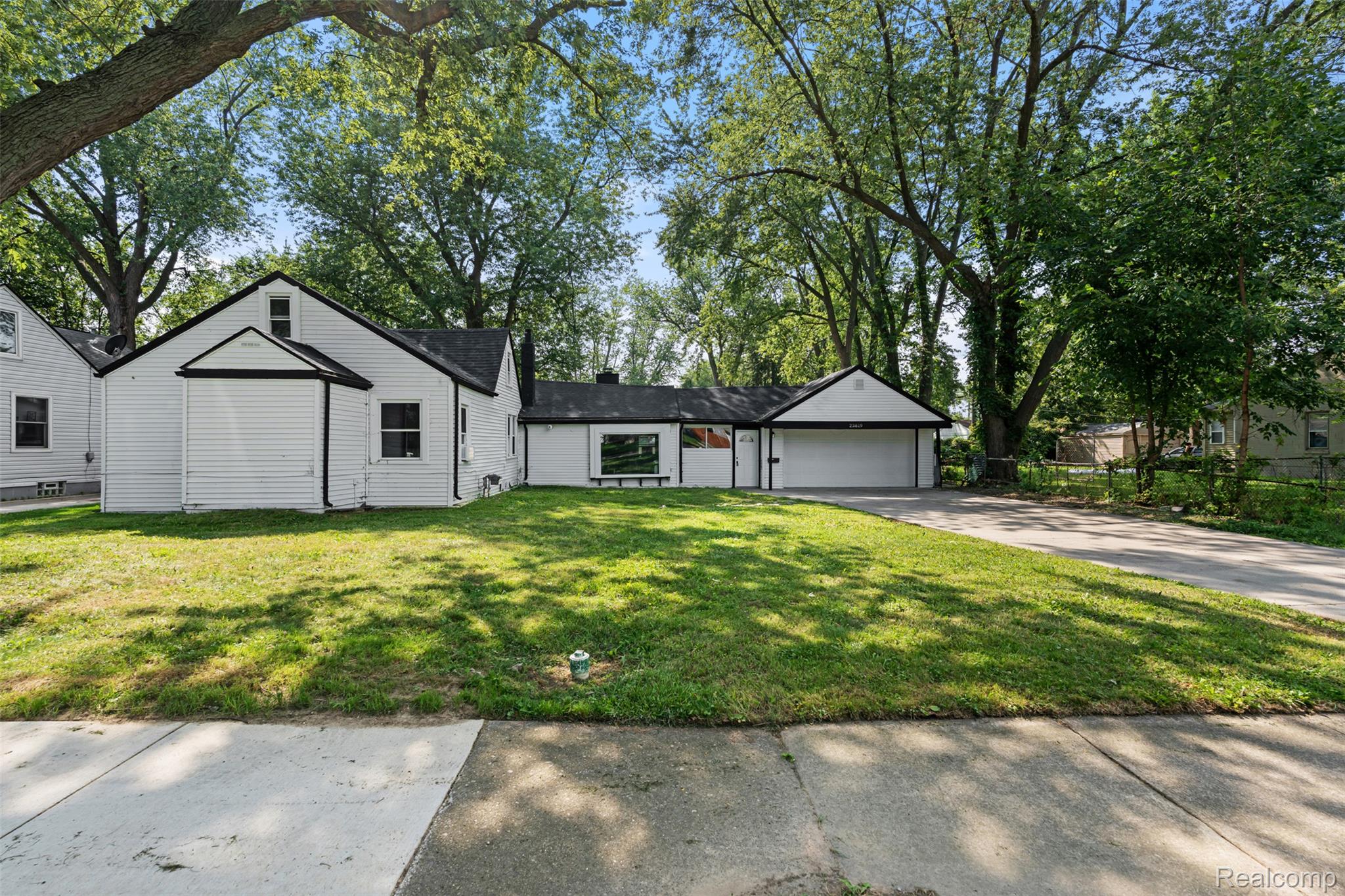 23819 Wellington Avenue