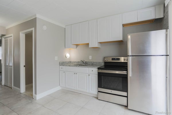 99 FLORAL AVE, MOUNT CLEMENS, MI 48043 - Image 18d4bdf326c3bd8dd0c57b0d7fcdfbad/2485278131