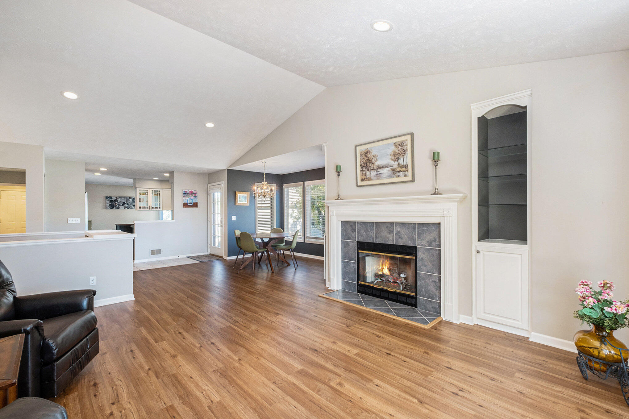 7649 Greenbrier Drive NE