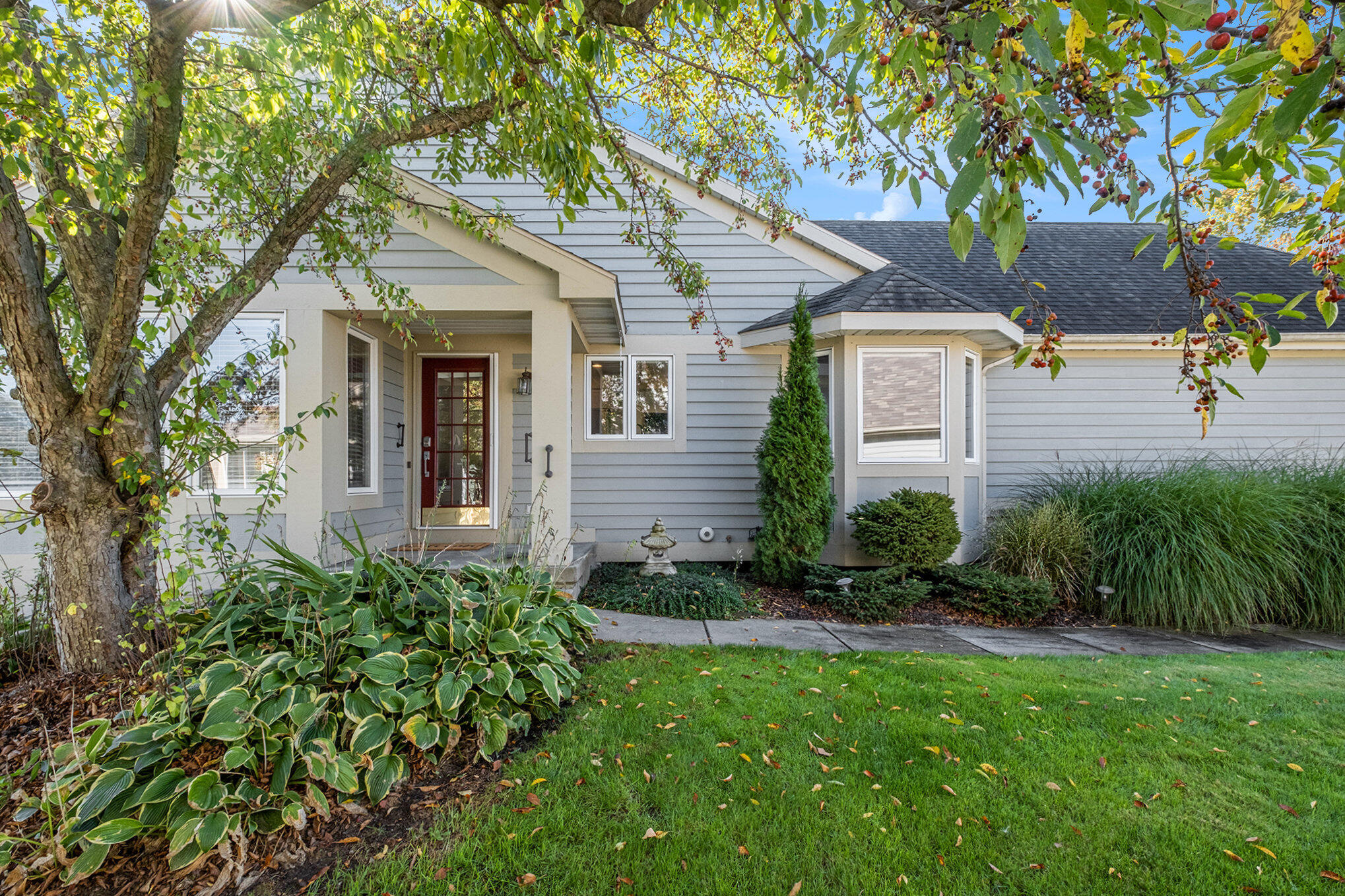 7649 Greenbrier Drive NE