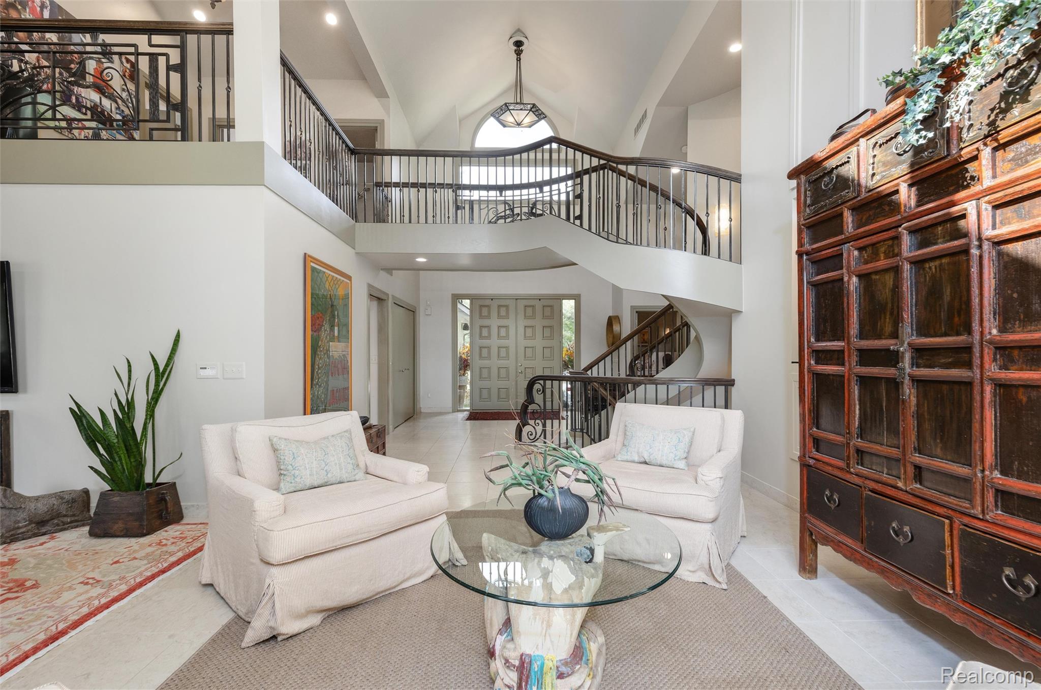 285 Leota Boulevard