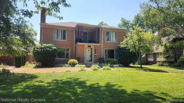 821 PEMBERTON RD, GROSSE POINTE PARK, MI 48230 - Image 18e242130c8bf0a9f6ceb8e1d031bbc5/2872936202