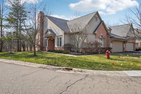 7366 Crackling Creek Circle 1 West Bloomfield Charter Township MI 48322