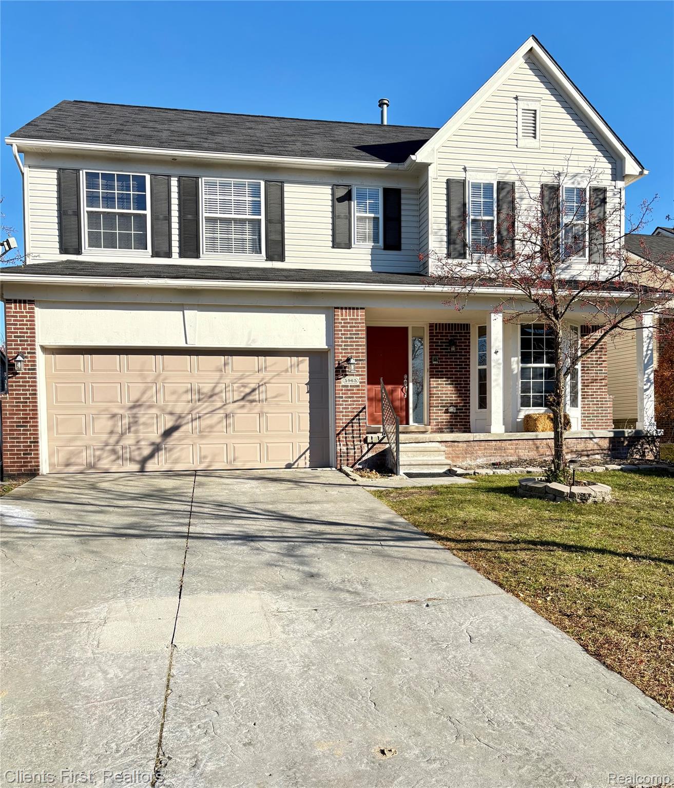 5965 Rolling Ridge Drive