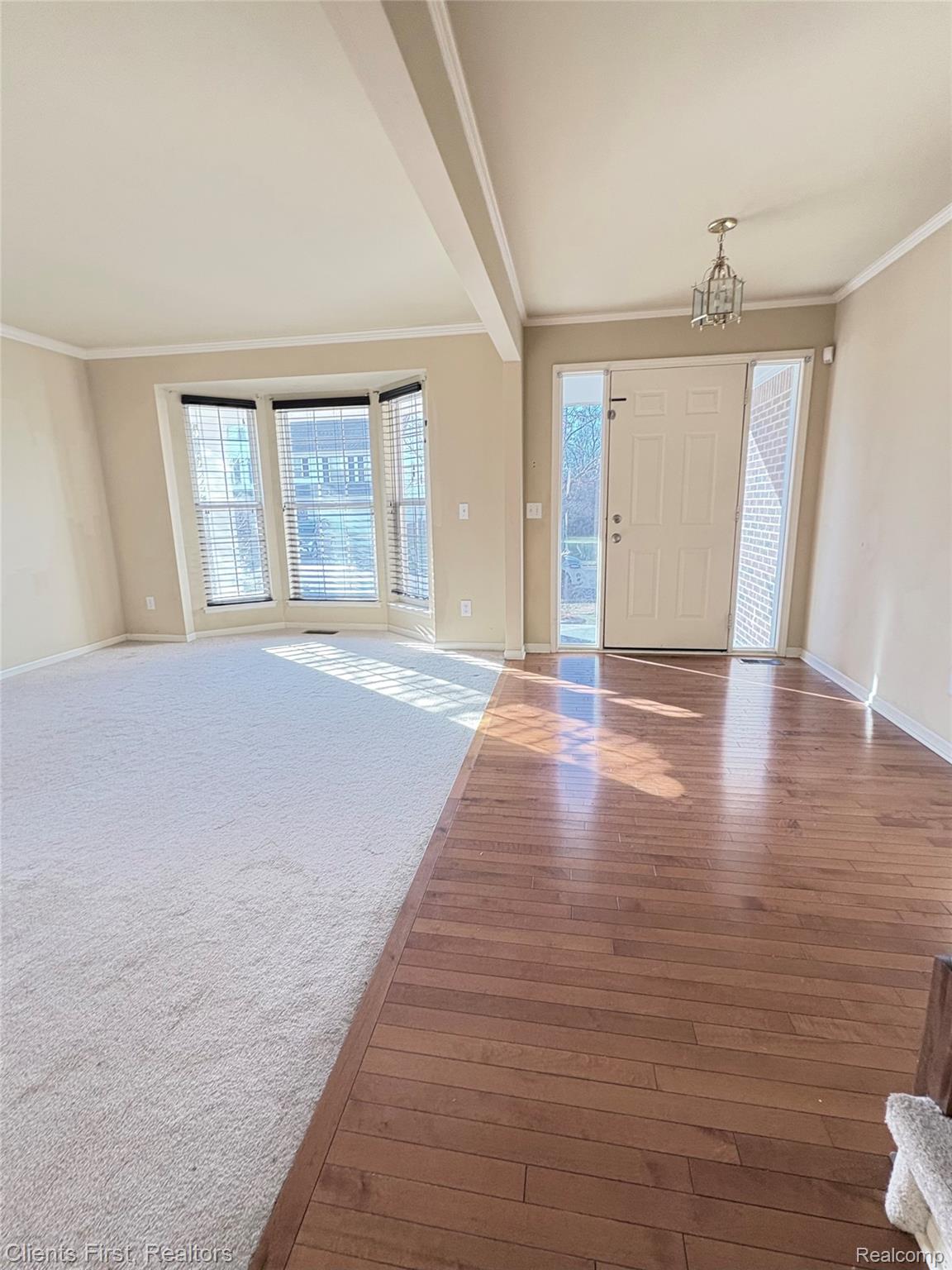 5965 Rolling Ridge Drive