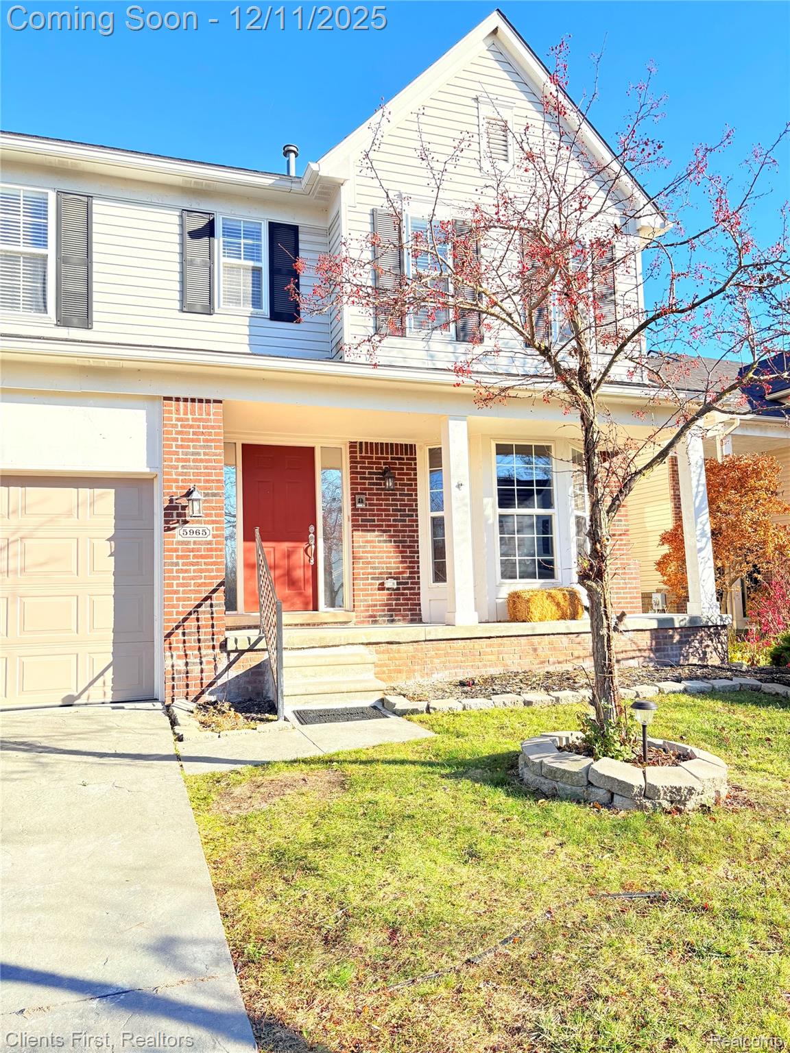 5965 Rolling Ridge Drive