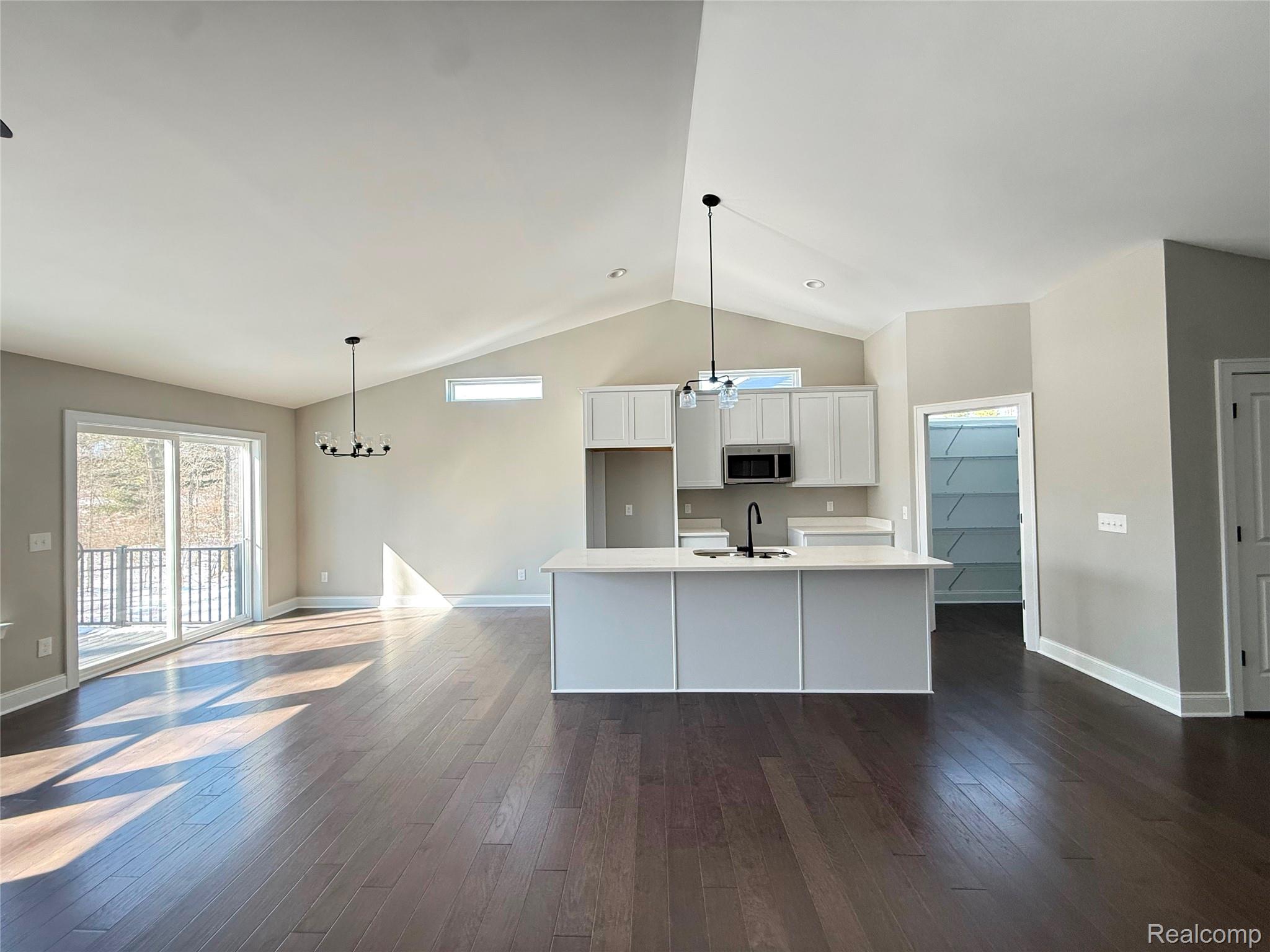 1085 Camellia Circle 32