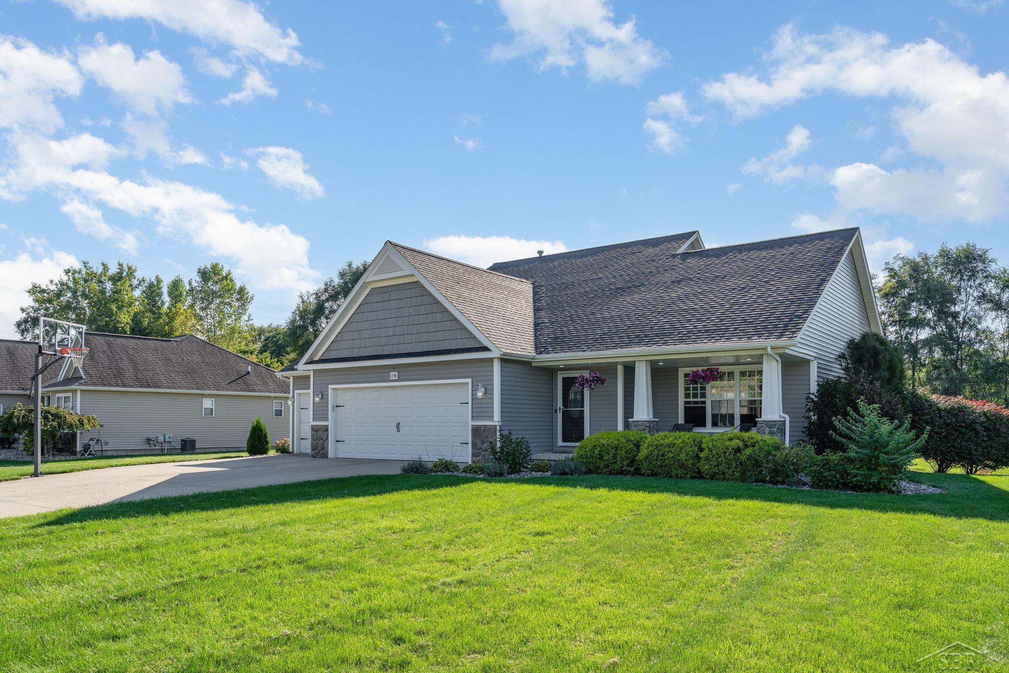 1198 Woodfield Trail