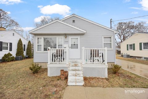 1962 Philo Avenue Muskegon City MI 49441