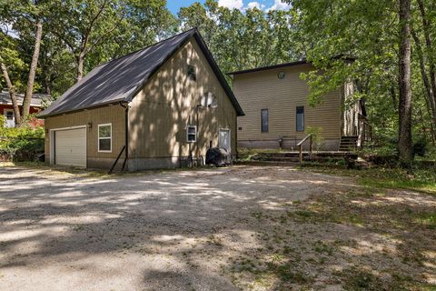 Photo of 2713 E White Lake Drive, Dalton Township, MI 49457 (MLS # 71026026363)