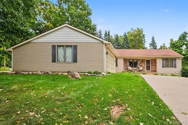 107 MICHELLE DR, ROMEO, MI 48065 - Image 19083a9e4df4263ca4da89dfbc196d14/3293769808