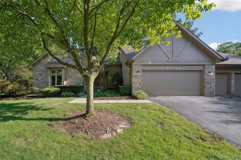 29738 Nova Woods Drive Farmington City MI 48331