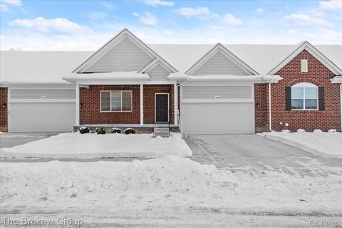 1468 Lincoln Street Lapeer City MI 48446