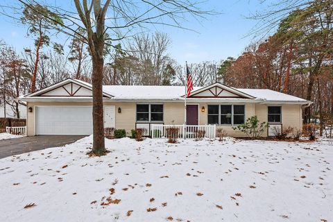 653 W Lakewood Boulevard Holland Charter Township MI 49424