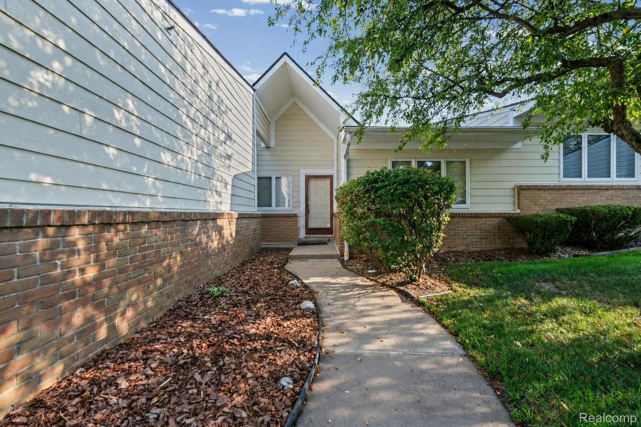 35190 Hillside Drive