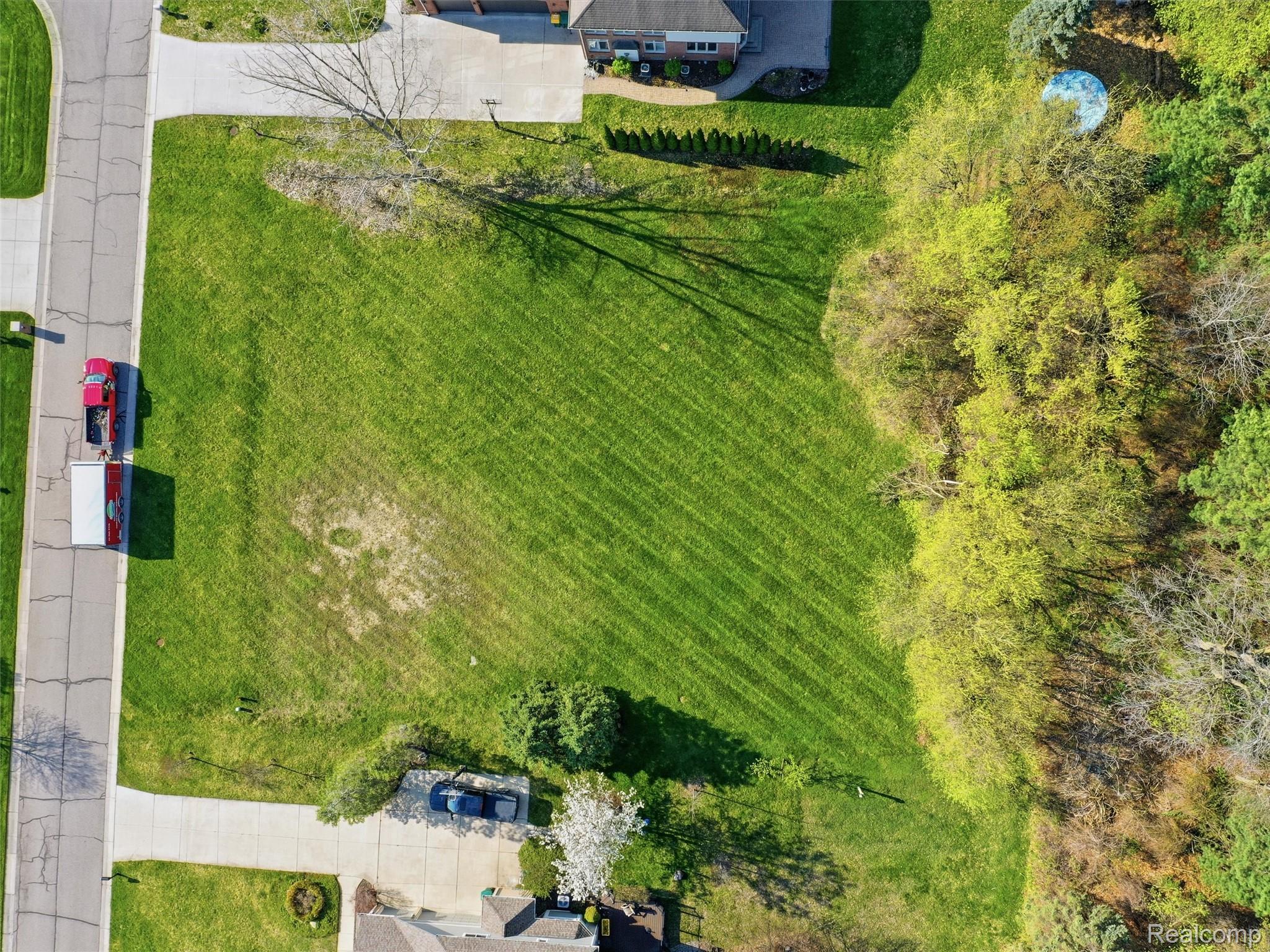 4672 Woodland Hills Drive