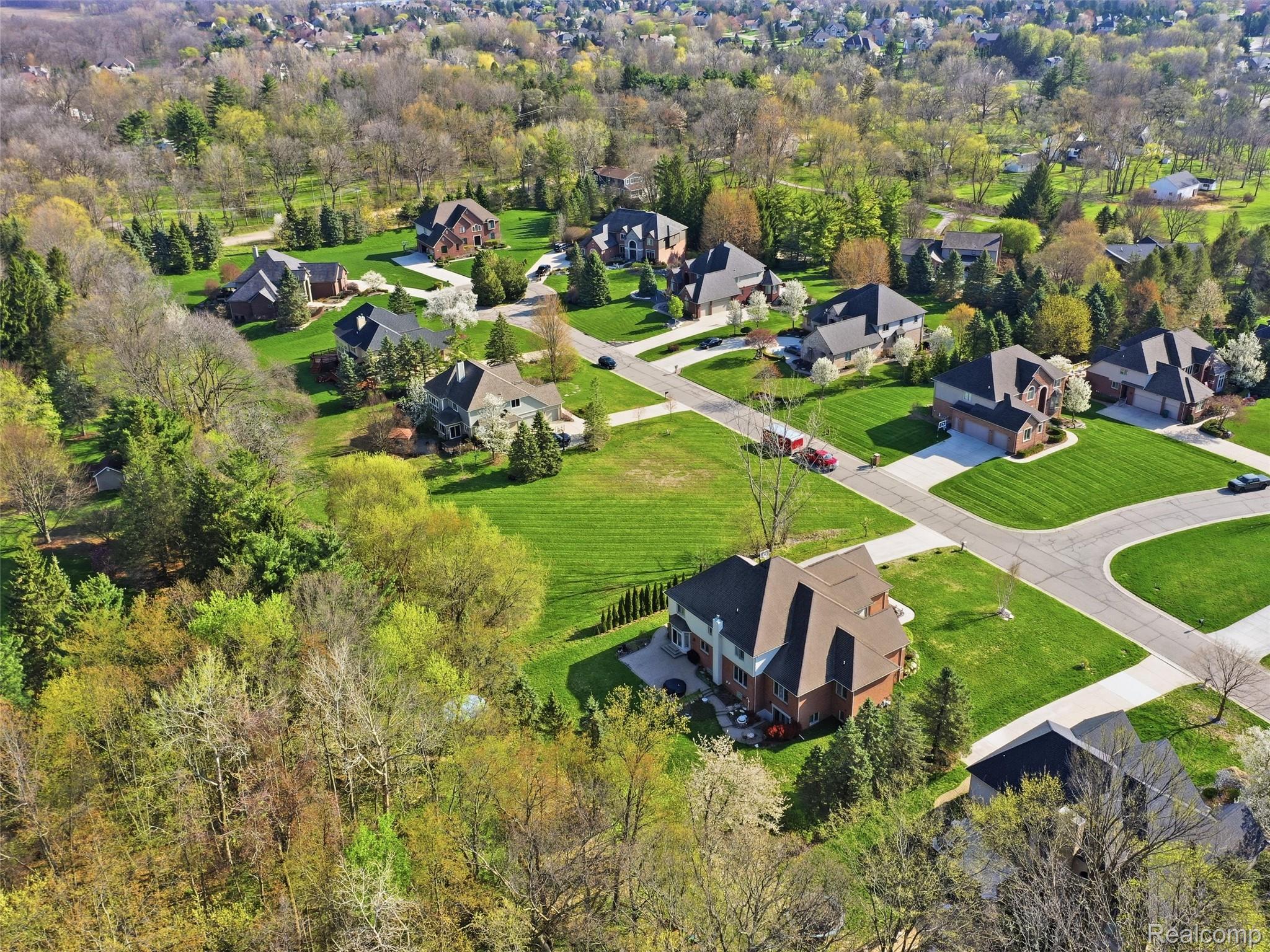 4672 Woodland Hills Drive