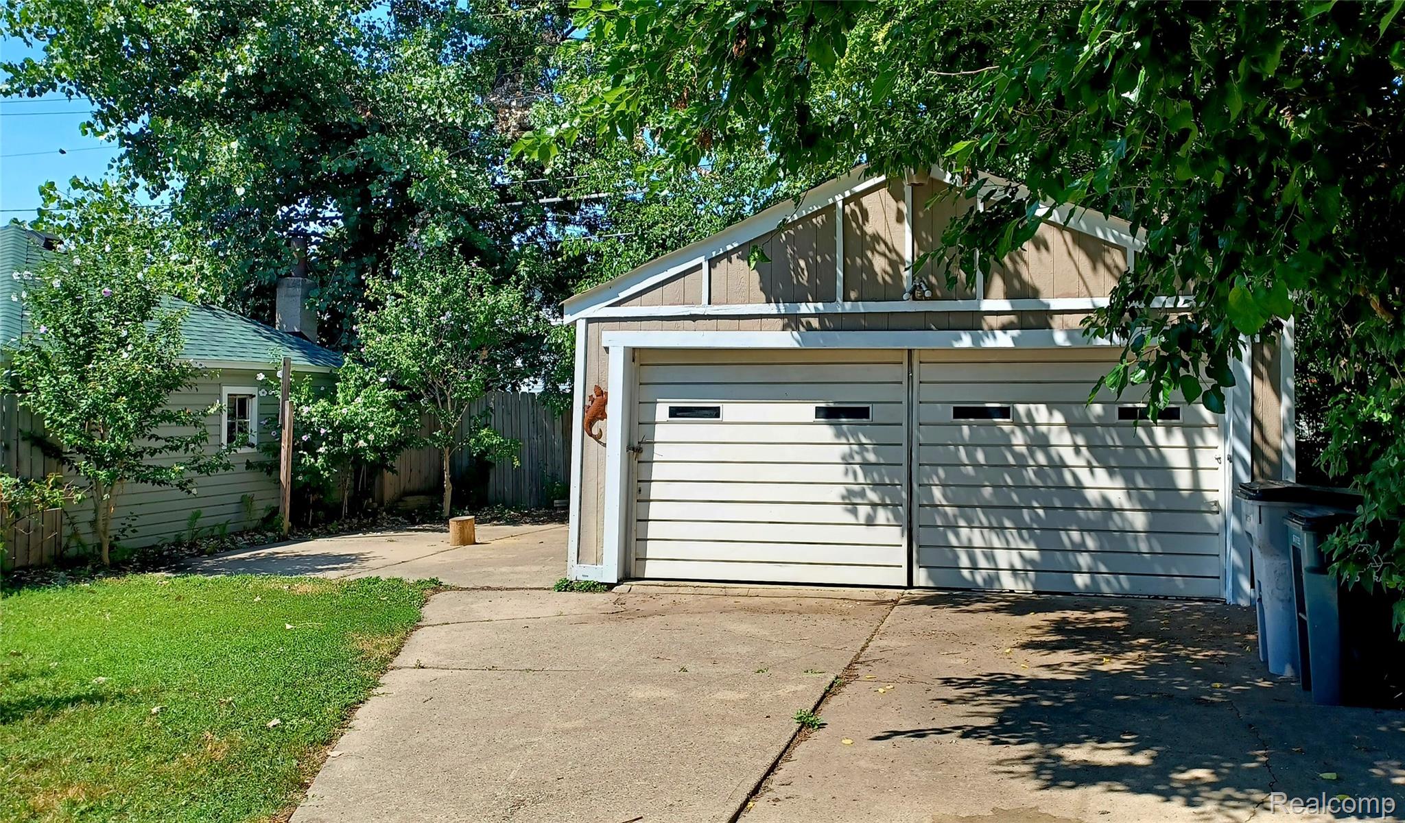 66 W Garfield Avenue