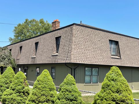 46070 EDGEWATER Drive Chesterfield Township MI 48047