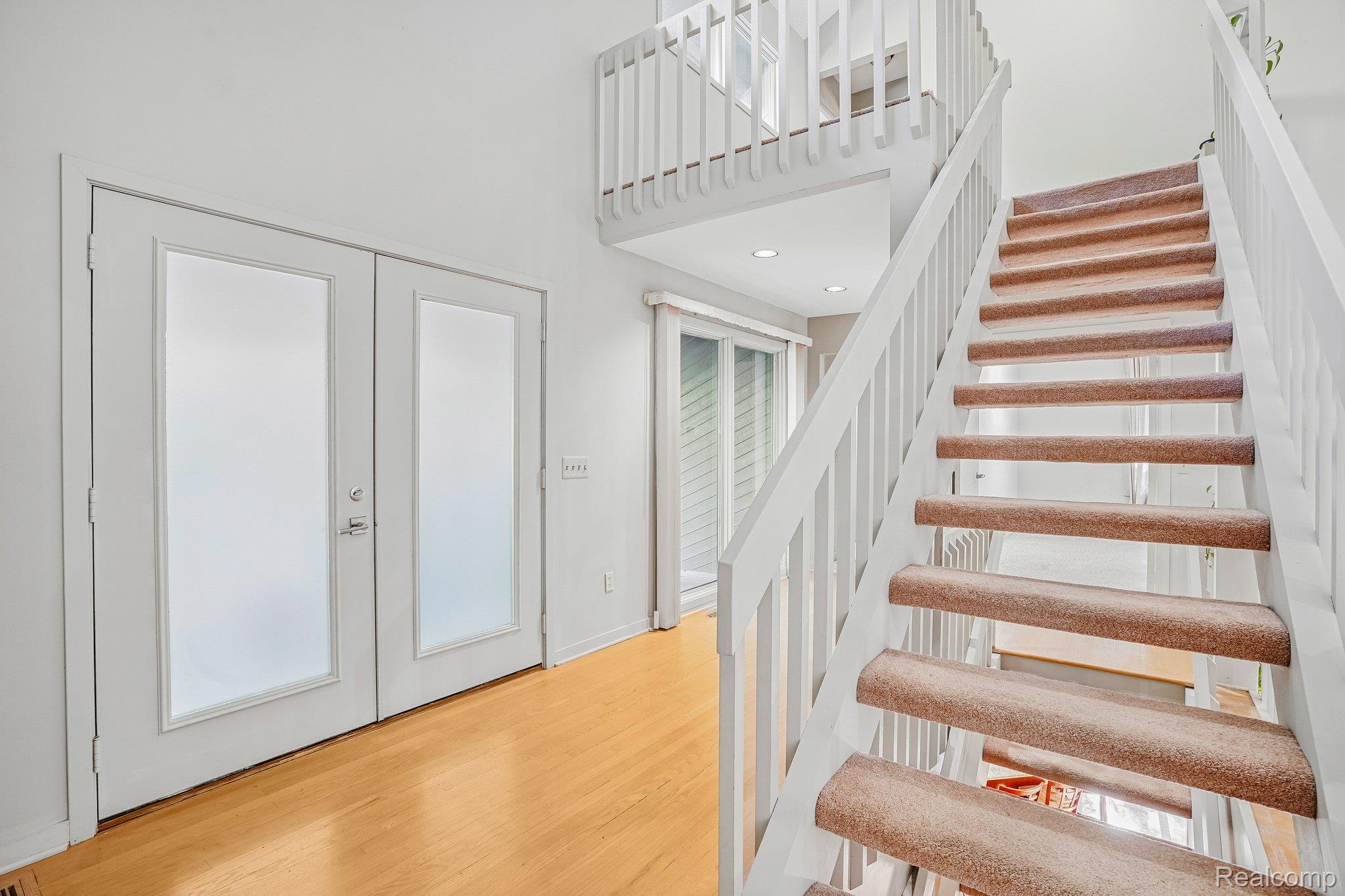 7389 Oak Forest Drive