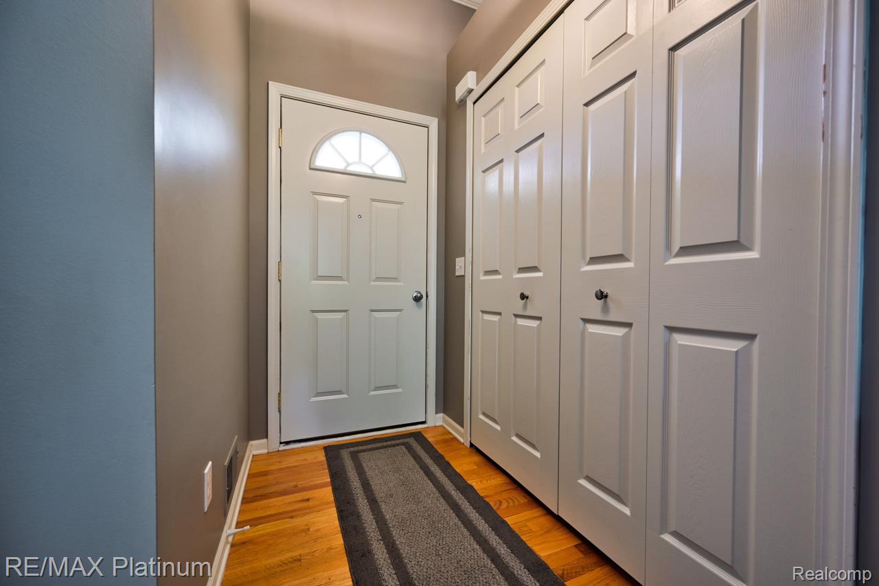 5512 Hidden Oaks Circle