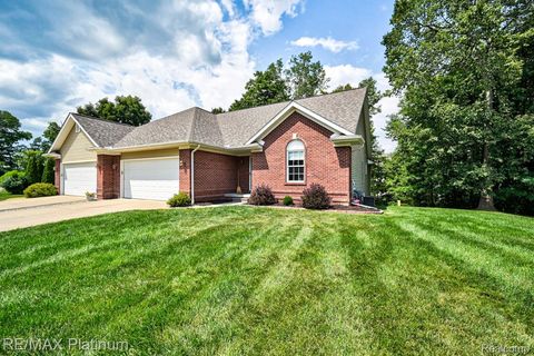 5512 Hidden Oaks Circle Fenton Charter Township MI 48451