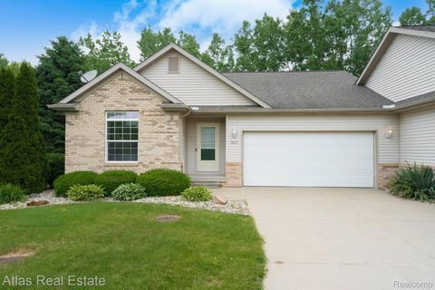 3527 Applewood Lane 2 Grand Blanc City MI 48439