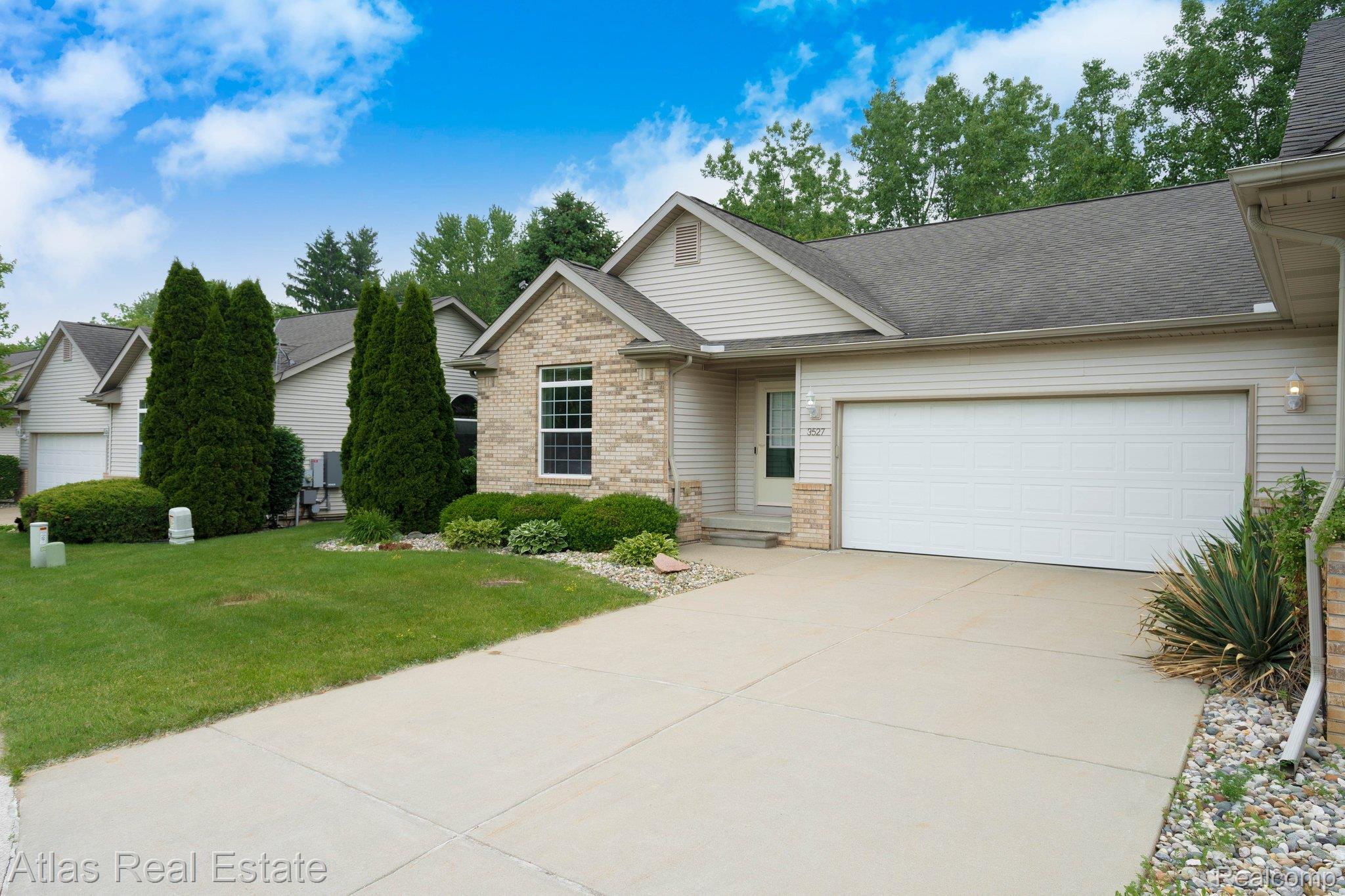 3527 Applewood Lane 2