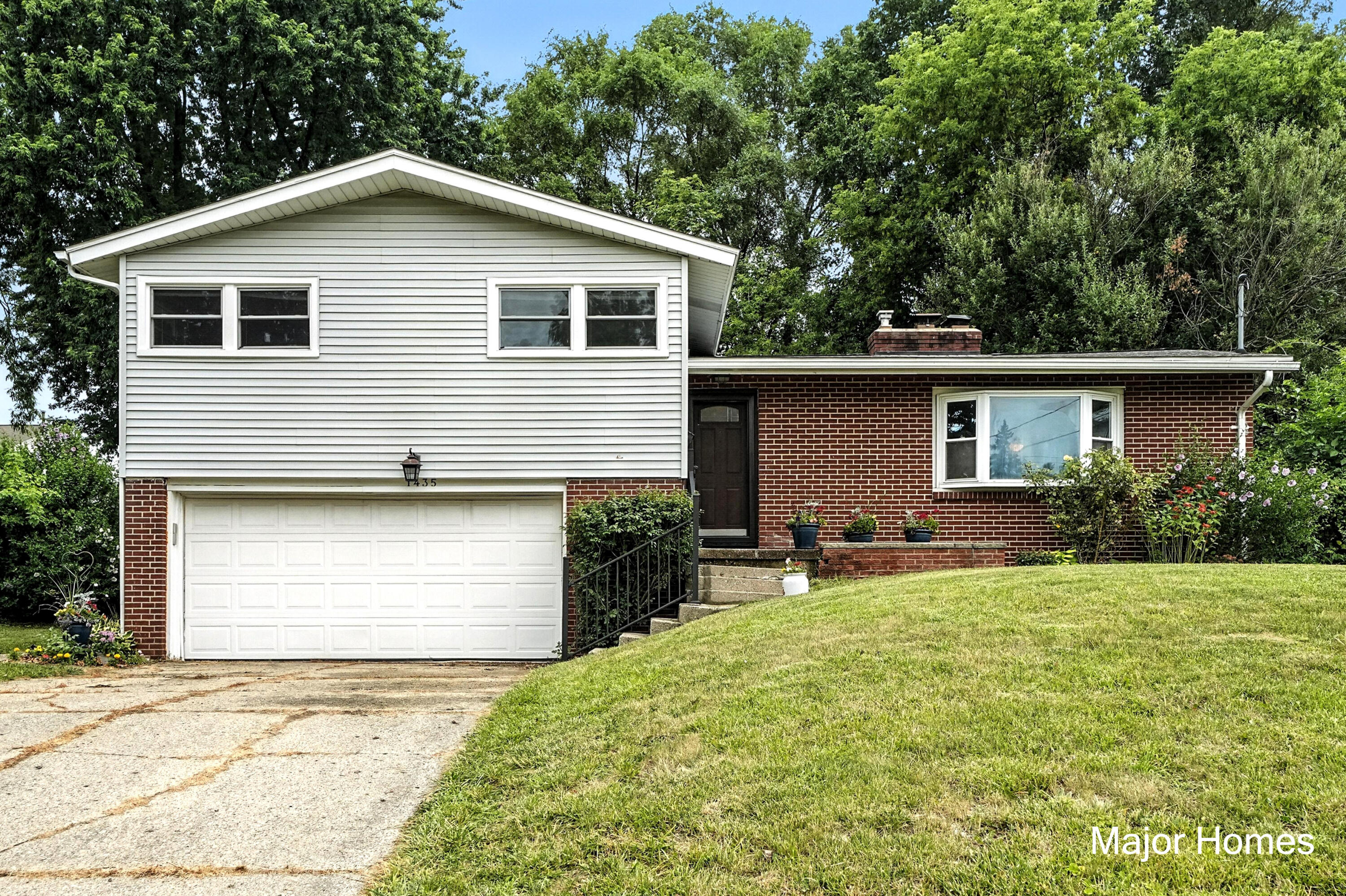 1435 Sweet Street NE