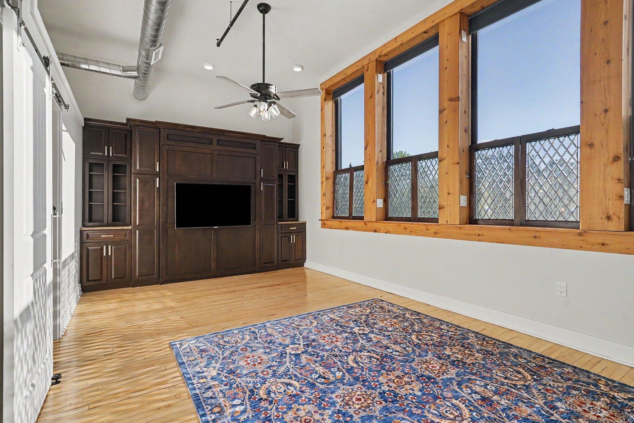 460 Broadway Street 205