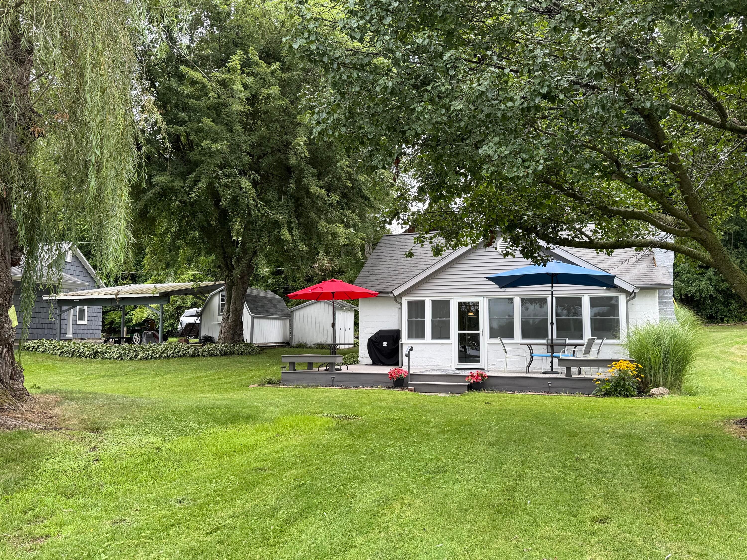 3152 Lake Drive