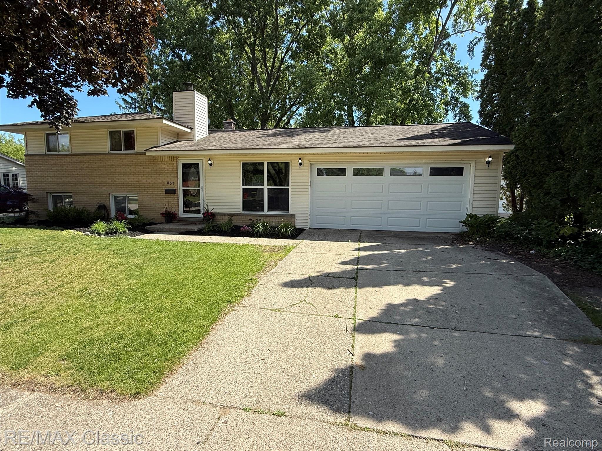 857 Panorama Drive
