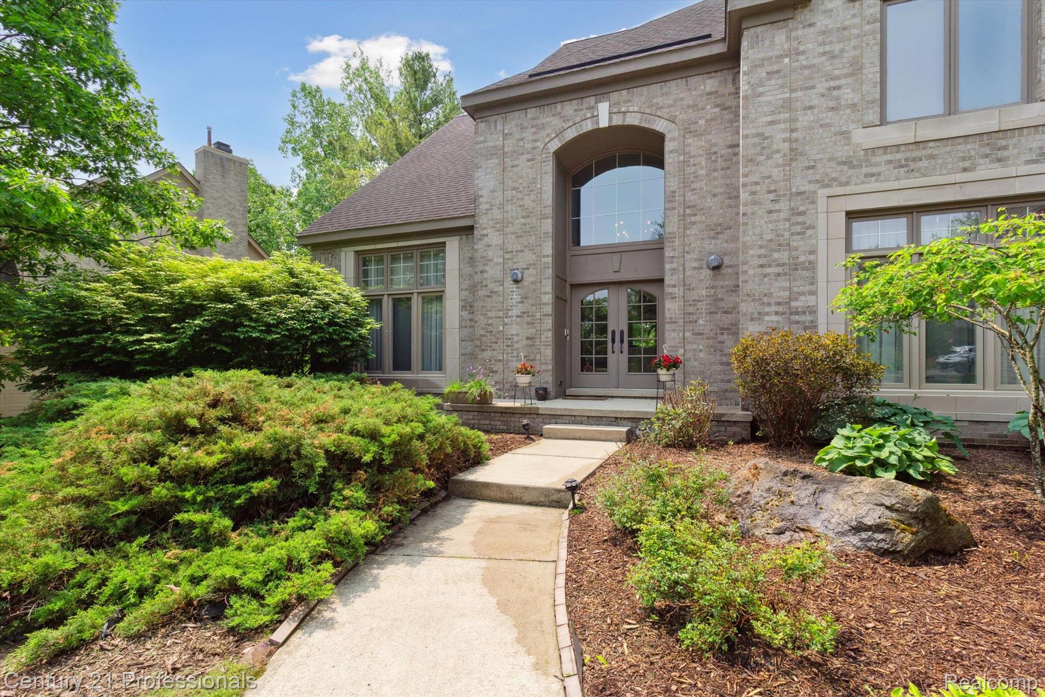6642 Carlyle Court