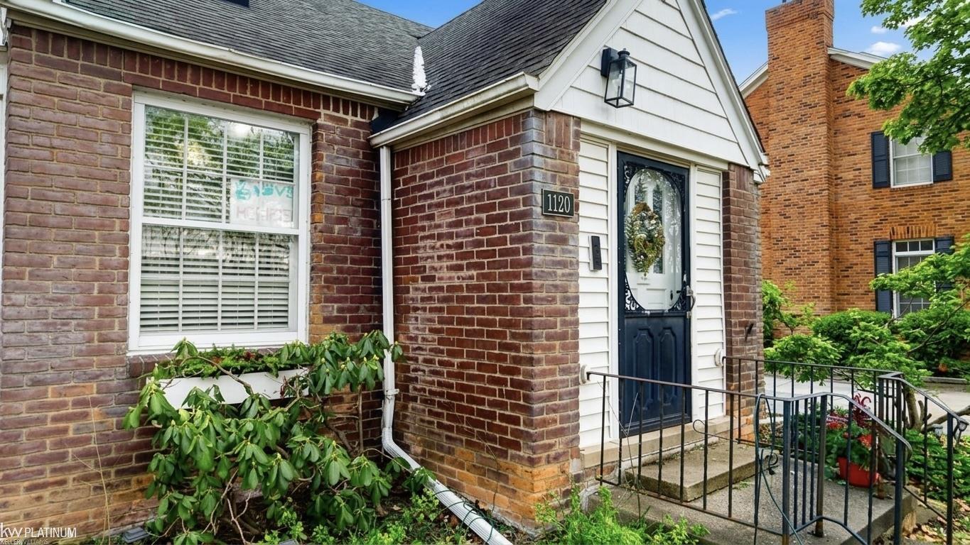 1120 Vernier Road