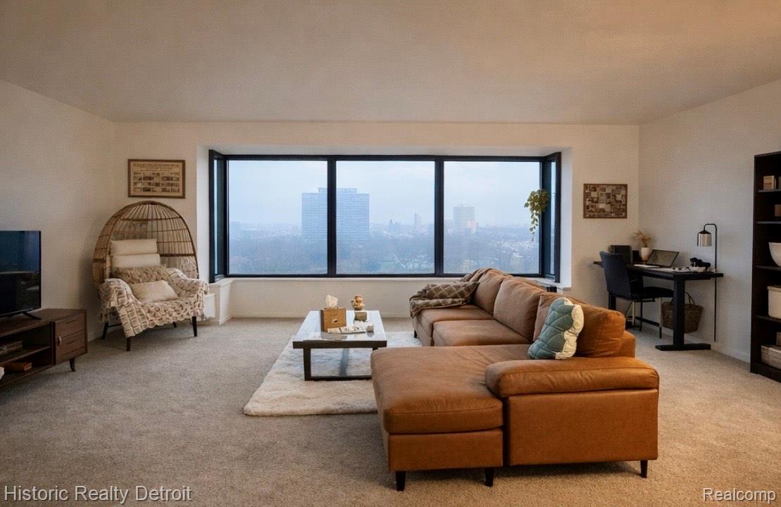 1300 E LAFAYETTE Street 1008