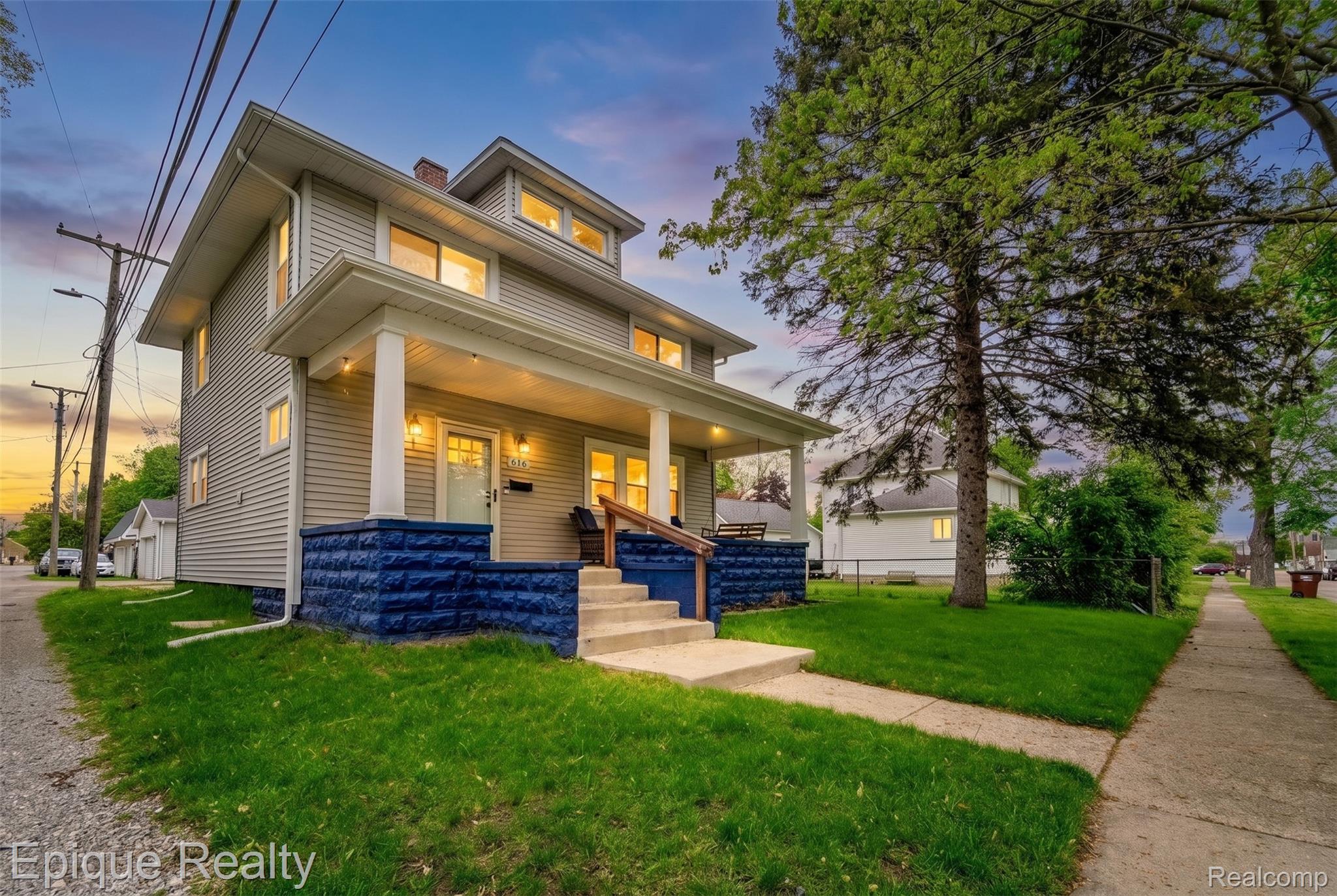 616 Hubble Street