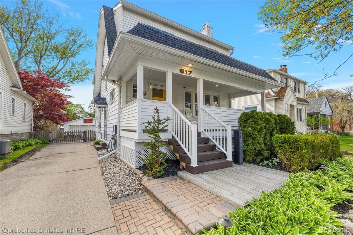 917 Maplegrove Avenue