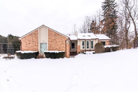 8984 S Christine Drive Brighton Township MI 48114